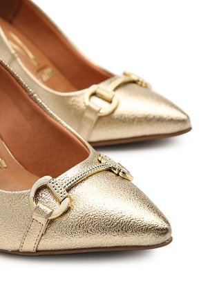 Tacón  Alto Dorado Vizzano