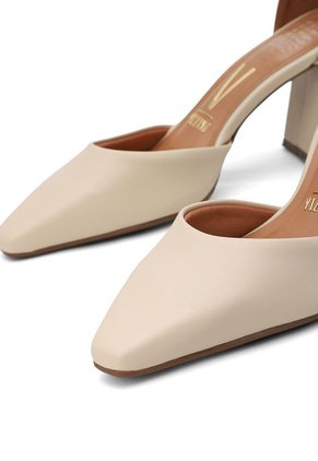 Tacón Medio Crema Vizzano