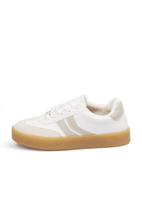 TENIS LIFESTYLE FLOATHER MARFIL VIZZANO