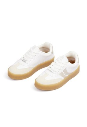 TENIS LIFESTYLE FLOATHER MARFIL VIZZANO