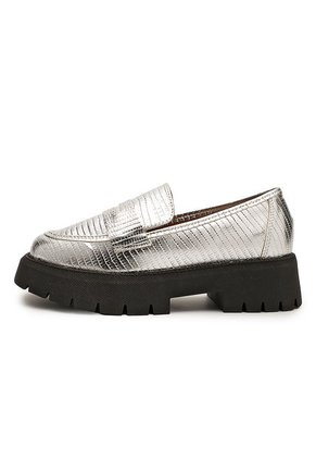 Mocasín Chunky Plateado-Negro Vizzano