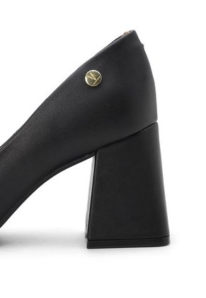 Tacón Medio Negro Vizzano