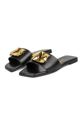 Sandalia Plana Negro Napa G Vizzano