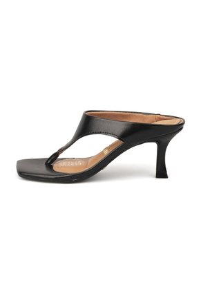 Sandalia Tacon Alto Negro Vizzano