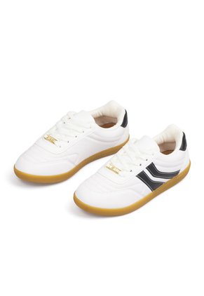 TENIS LIFESTYLE BLANCO NEGRO VIZZANO