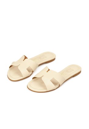 SANDALIA PLANA MARFIL VIZZANO
