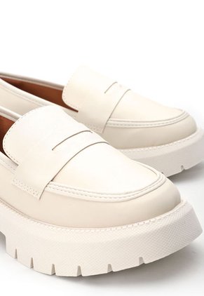 Mocasín Chunky Marfil Vizzano