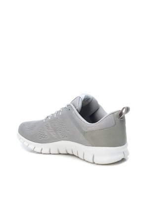 ZAPATO GRIS XTI LARRY
