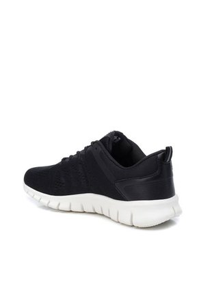 ZAPATO NEGRO XTI LARRY