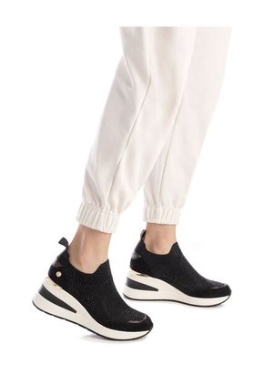 TENIS NEGRO XTI ZAIDA