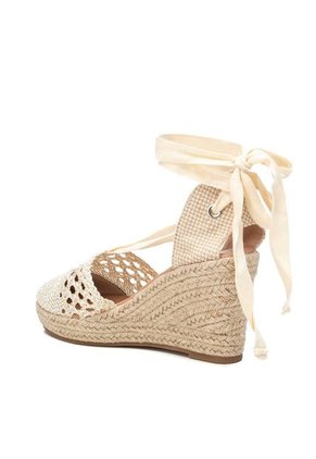 SANDALIA HIELO XTI ADELINA