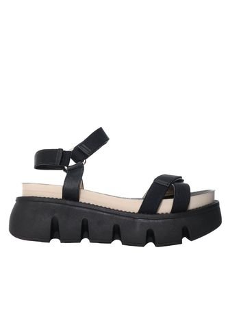 Plataforma Baja Para Mujer 140-Z83 NEGRO ZAVATTY Zavatty