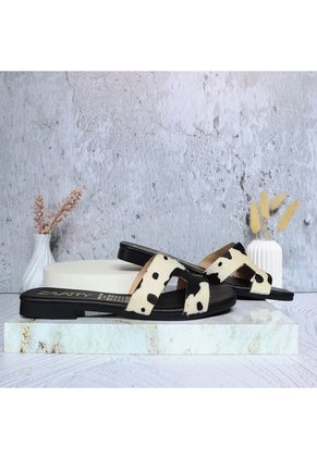 Sandalia Plana Para Mujer N126-Z446 NEGRO VACA ZAVATTY