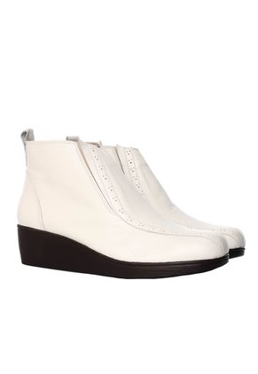 Botin Para Mujer H-ABRIL AZUL CUERO ZAVATTY
