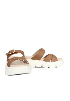 Plataforma Baja Para Mujer 9025-1-Z83 CAMEL ZAVATTY