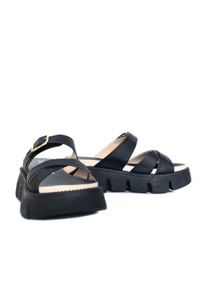 Plataforma Baja Para Mujer 9025-1-Z83 NEGRO ZAVATTY