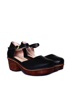 Sandalia Para Mujer H-AMELIA ROJO CUERO ZAVATTY