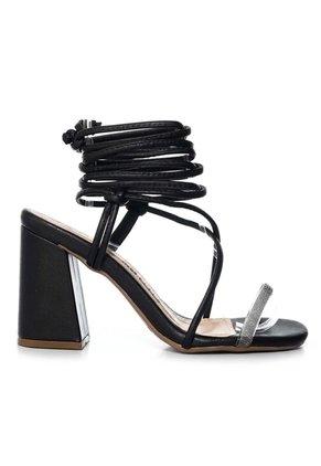 Sandalia Para Mujer J04-Z471 ZAVATTY