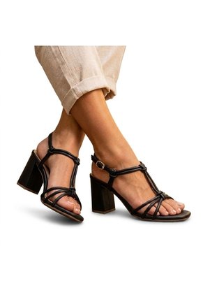 Sandalia Para Mujer J96-Z471 ZAVATTY