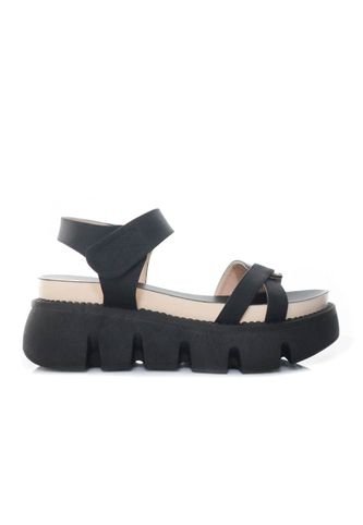 Plataforma Baja Para Mujer 7019-Z83 NEGRO ZAVATTY Zavatty