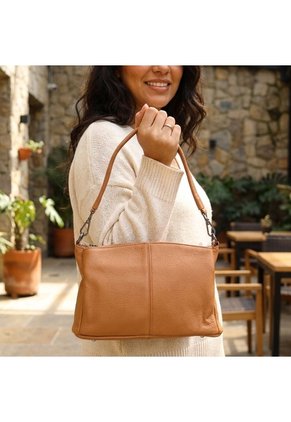 Manos Libres Para Mujer BOLZ5250C MIEL CUERO ZAVATTY
