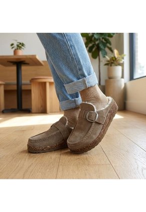 Zueco Para Mujer 26111-Z718 TAUPE CUERO ZAVATTY