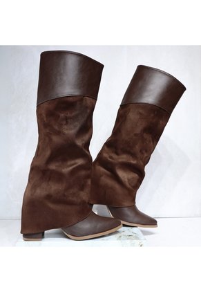 Bota Plana Para Mujer 2661-Z22 CAFE ZAVATTY