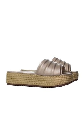 Plataforma Baja Para Mujer L137-Z471 CHAMPAÑA ZAVATTY