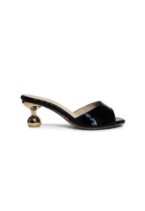 Sandalia 5 1/2 Para Mujer Z211-Z687 NEGRO CHAROL ZAVATTY