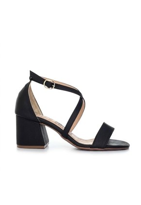 Sandalia Para Mujer Q51-Z471 NEGRO ZAVATTY