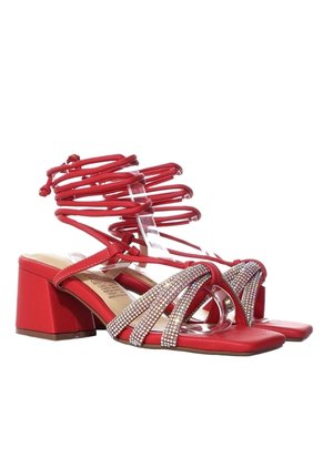 Sandalia Para Mujer 1608-Z562 ROJO ZAVATTY