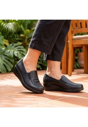 Sueco Cerrado Para Mujer H-JANA NEGRO CUERO ZAVATTY